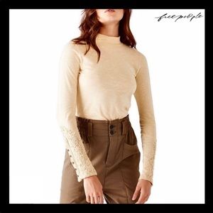 442 🔴 NWT Free People Longsleeved Top w/ Embellishments on Sleeves SzXS